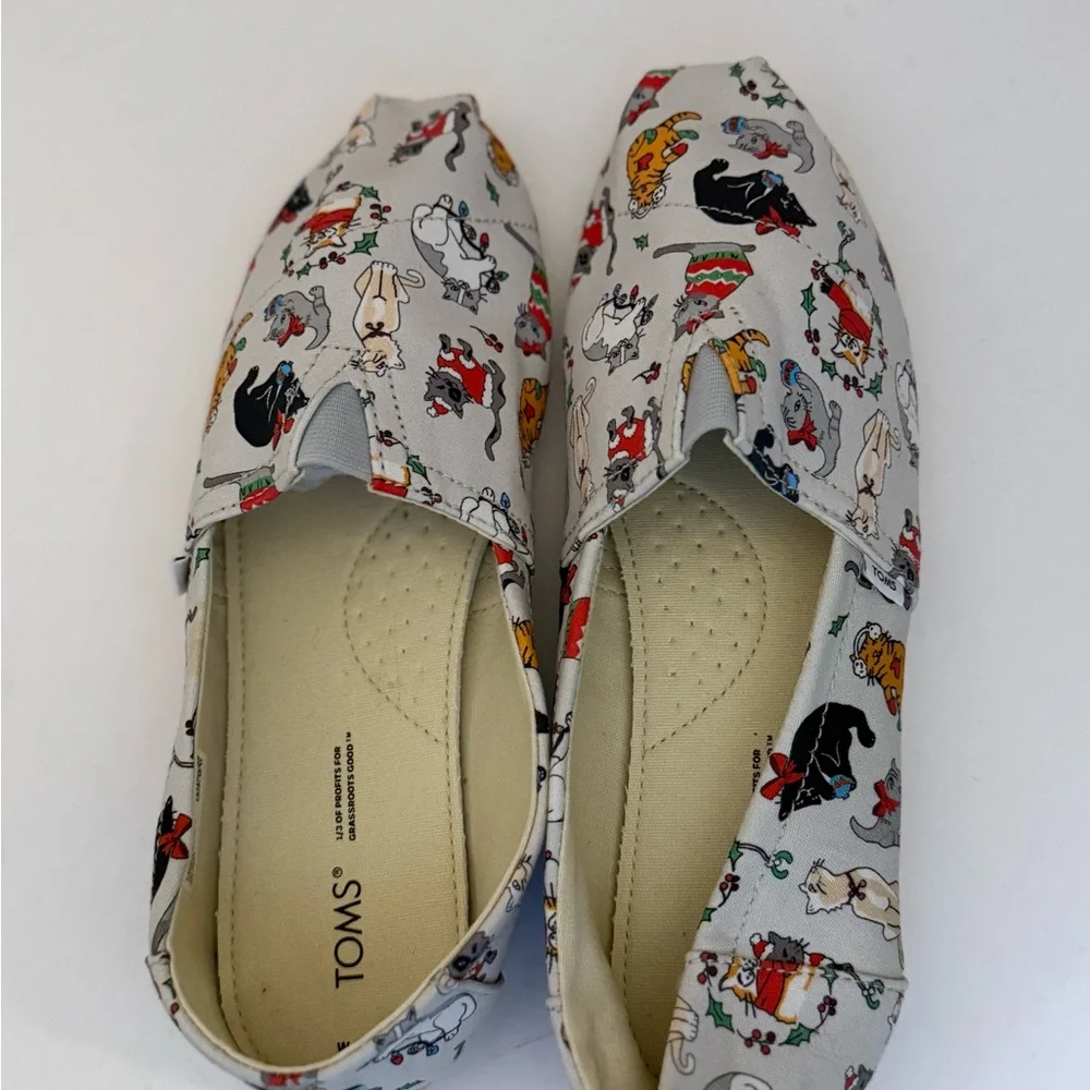 Toms Belmont Light Gray Holiday Cat Print Women's Slip-On Flats Size 9